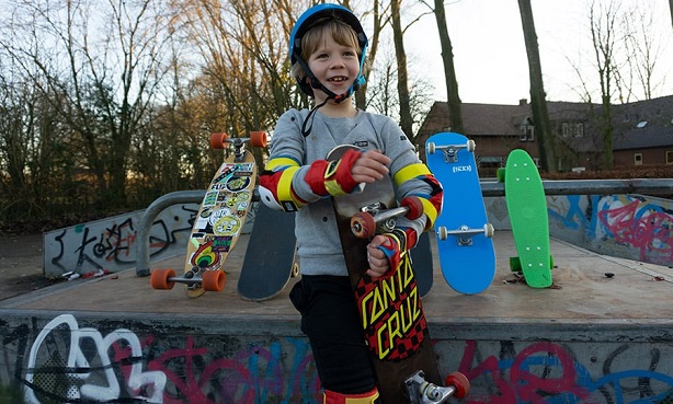 skateboarding deck size
