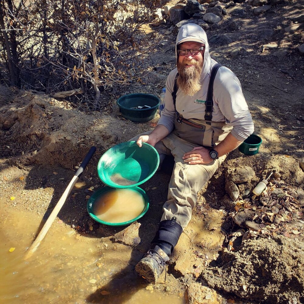 When people think of gold prospecting accessories for beginners, the gold pan is probably one of the first things that come to mind. Modern gold pans are made of plastic and are very light. They are also very cheap. 